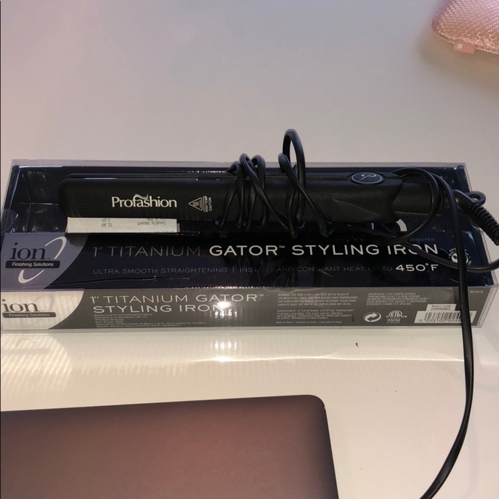 1” Titanium Ion flat iron